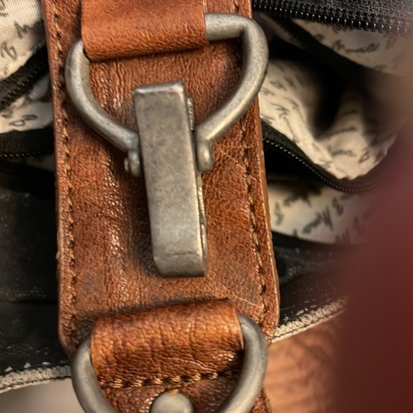 Mona B Nora Shoulder Bag - Picture 12 of 12